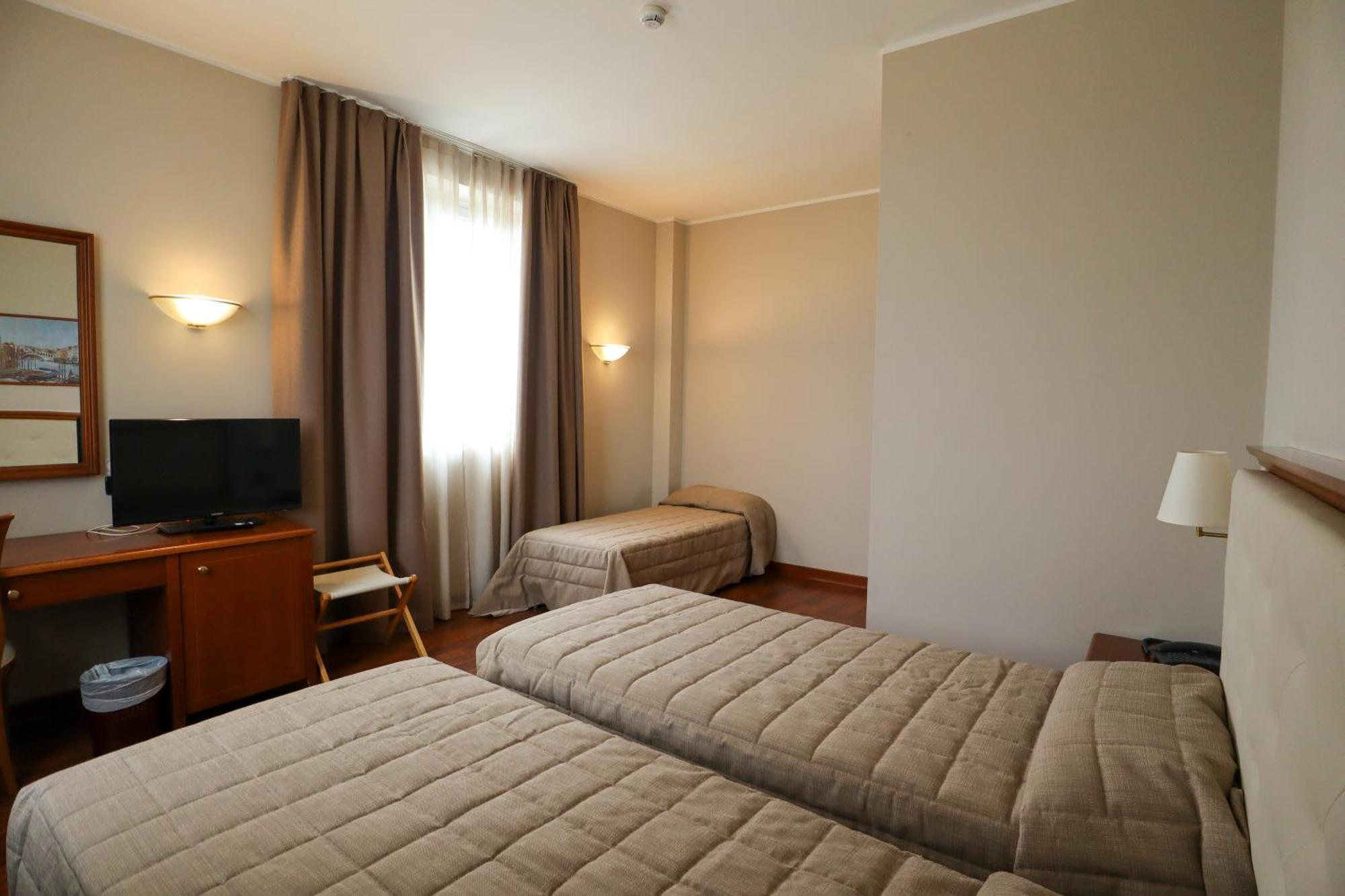 Hotel Rizzi Castel San Giovanni  Εξωτερικό φωτογραφία