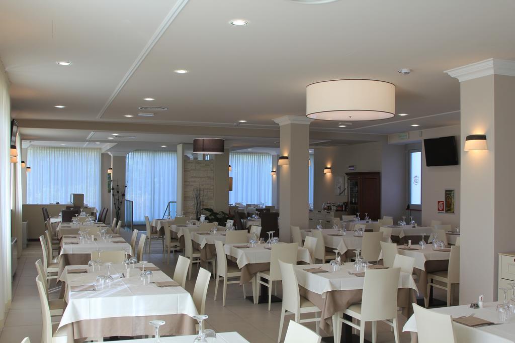 Hotel Rizzi Castel San Giovanni  Εξωτερικό φωτογραφία