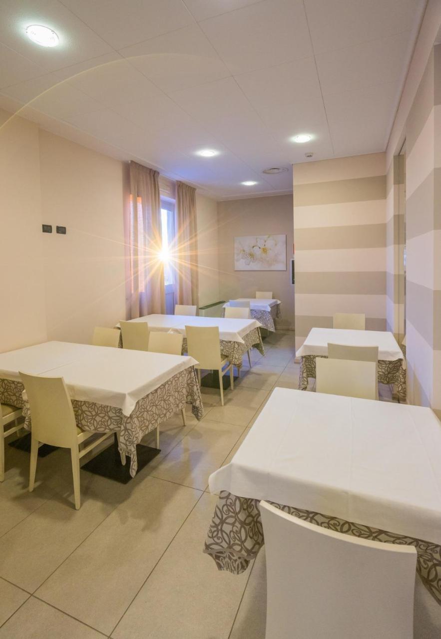 Hotel Rizzi Castel San Giovanni  Εξωτερικό φωτογραφία