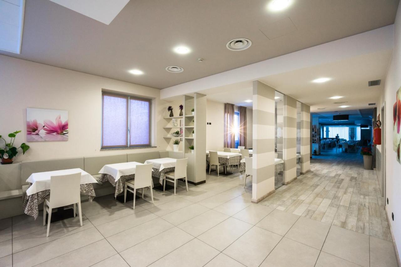 Hotel Rizzi Castel San Giovanni  Εξωτερικό φωτογραφία